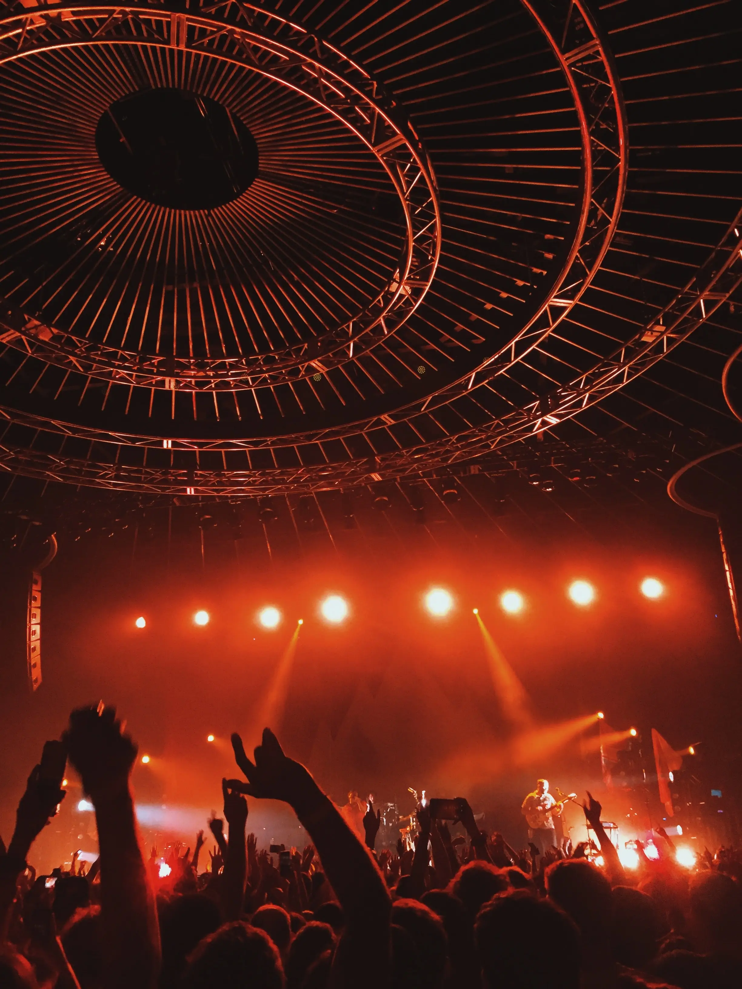 a-concert-with-red-lights