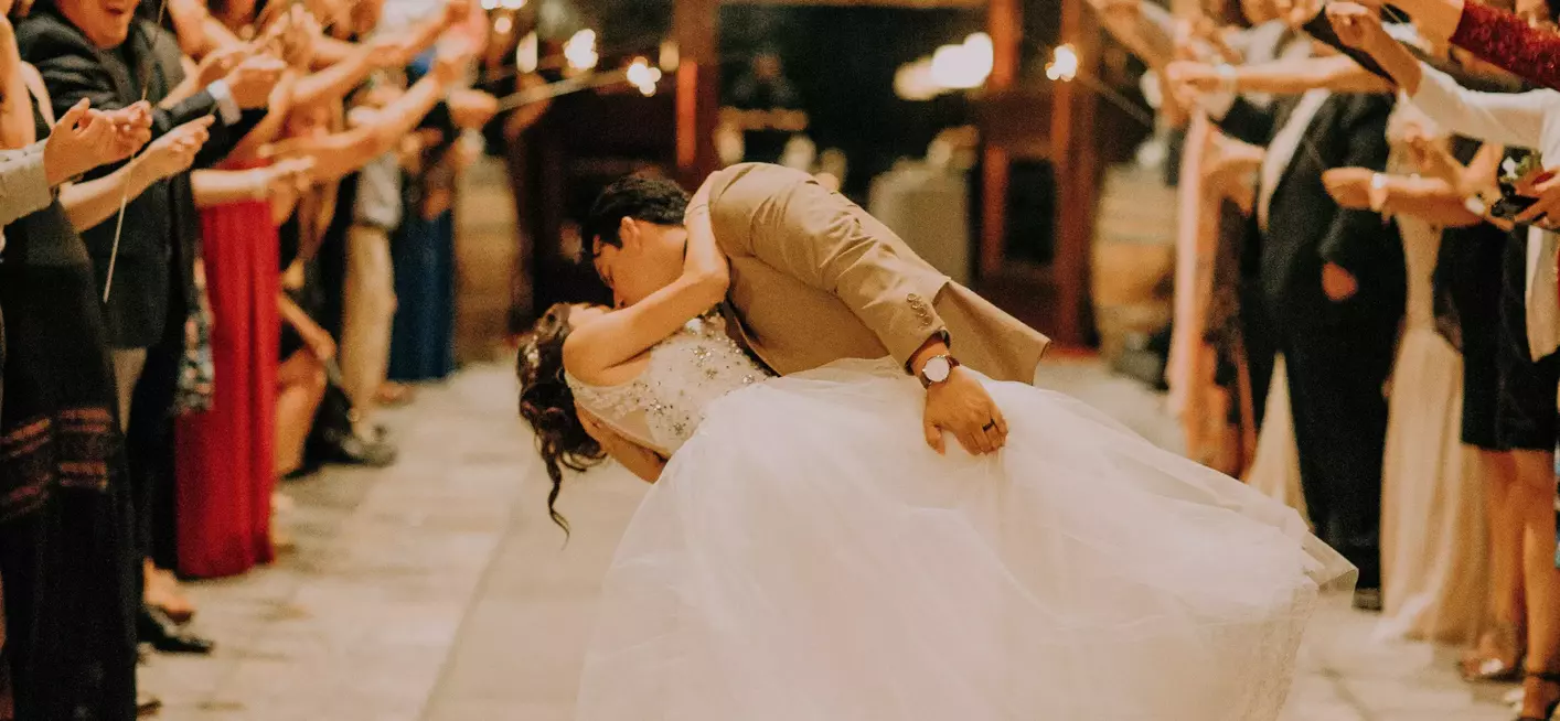 kiss-of-the-brides